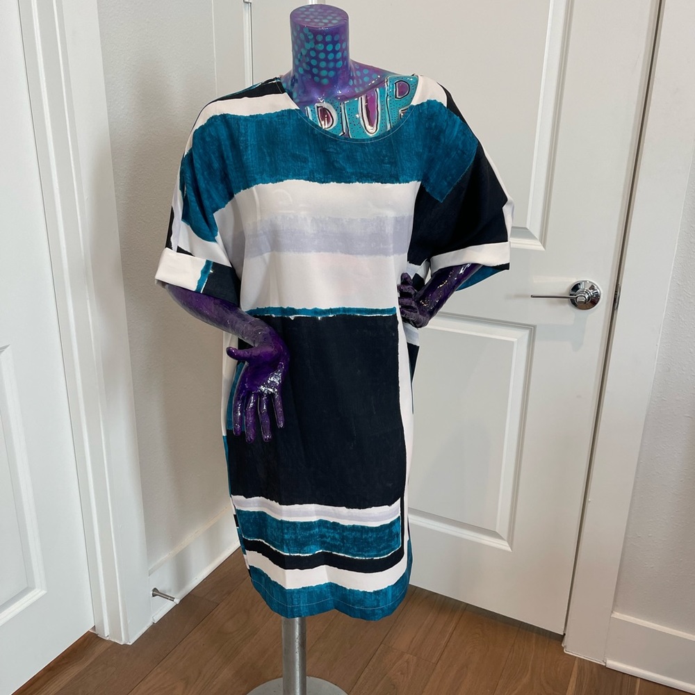 Natori Abstract Print Dress with Pockets
